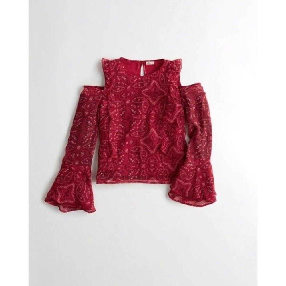 Ruffle cold shoulder top